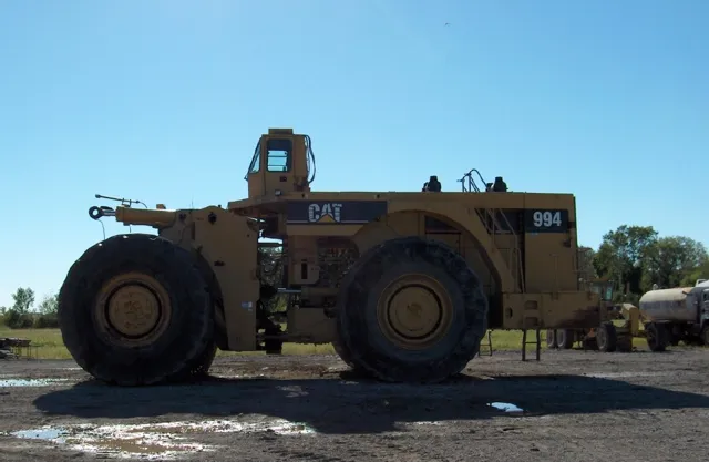 Cargador Frontal Caterpillar 994 - Image 11
