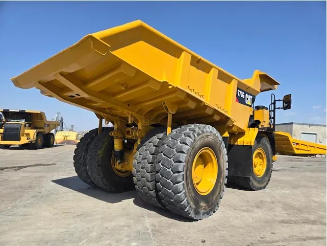 Camión todoterreno Caterpillar 773G - Image 13