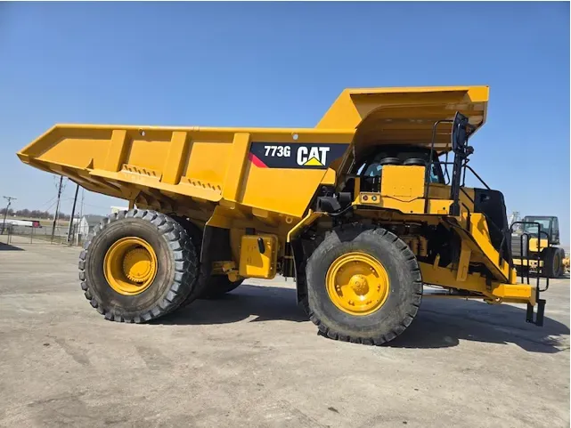 Camión todoterreno Caterpillar 773G - Image 12