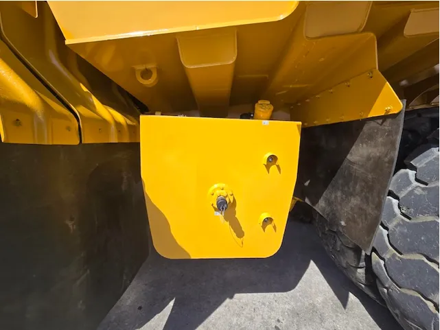Camión todoterreno Caterpillar 773G - Image 7