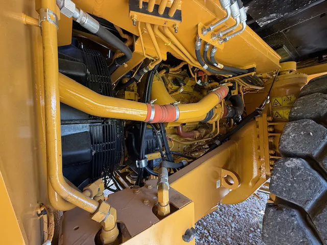 Camión todoterreno Caterpillar 773G - Image 4