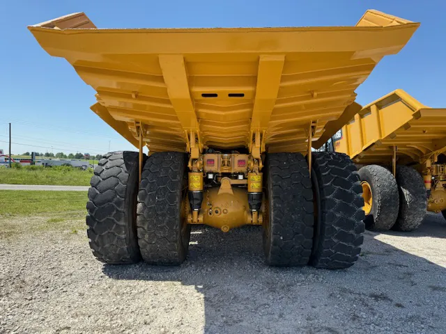 Camión todoterreno Caterpillar 773G - Image 2