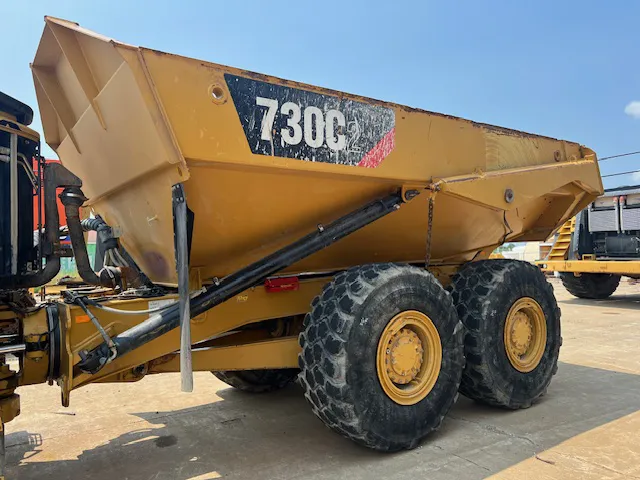 Camión todoterreno Caterpillar 730C - Image 8