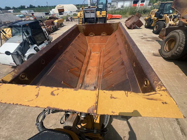 Camión todoterreno Caterpillar 730C - Image 12