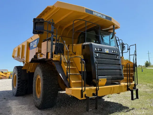 Camión todoterreno Caterpillar 773G - Image 11